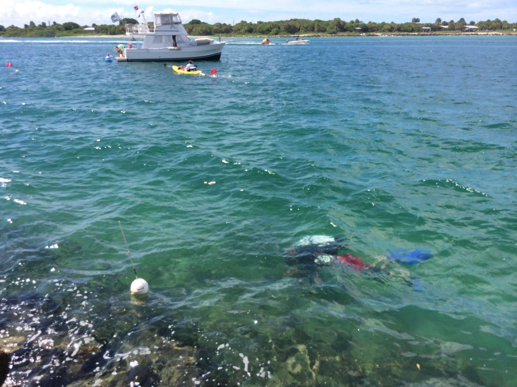 Rhumcay Beach Resort And Grille Fort Pierce Bagian luar foto
