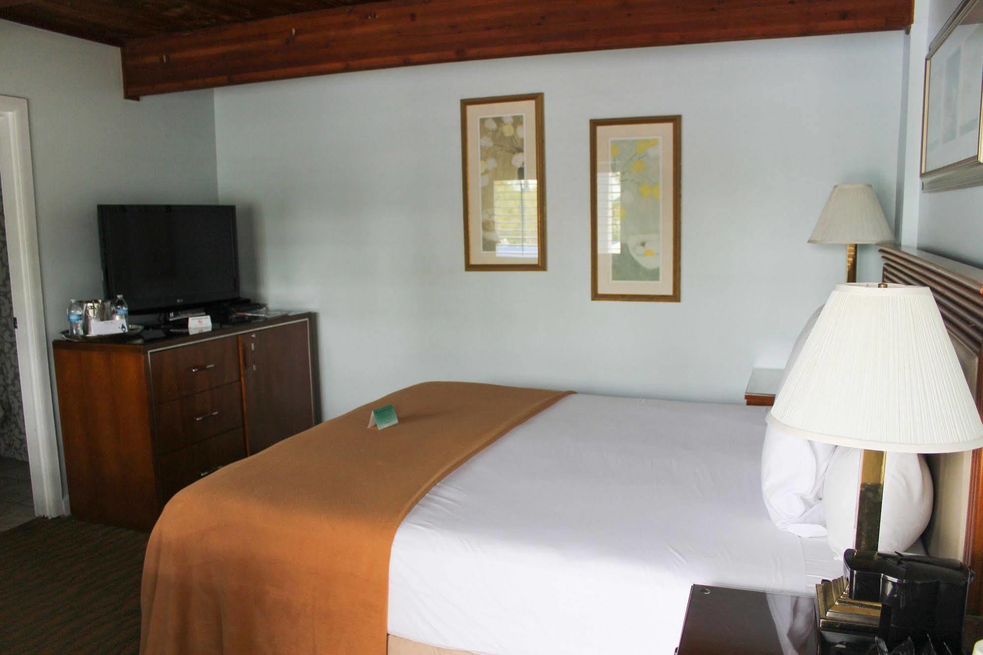 Rhumcay Beach Resort And Grille Fort Pierce Bagian luar foto